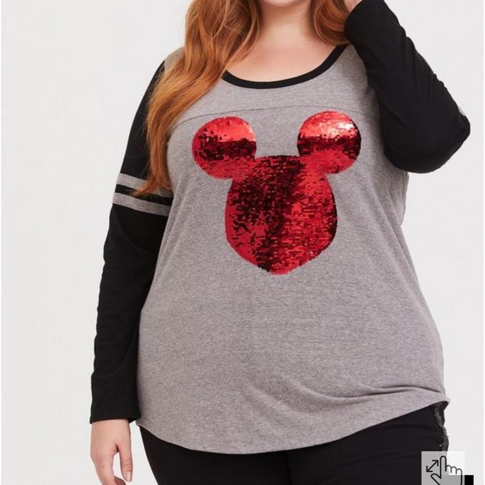 Torrid Disney Holiday Christmas Mickey Mouse Flip Sequin Grey Raglan Top